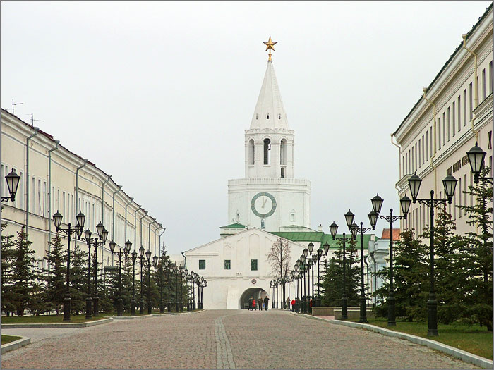 Казань. Вид на Спасскую башню
