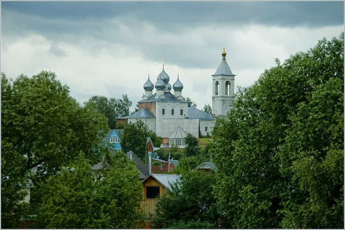 Москва-река.  Церковь Никиты Великомученика в Софьино 