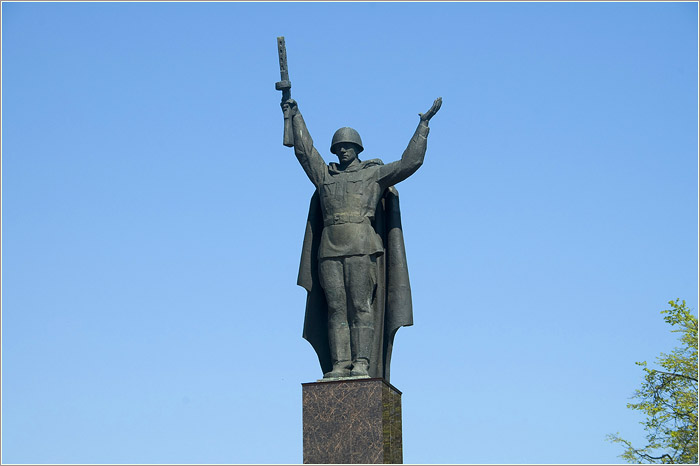 Можайск. Памятник героям войны