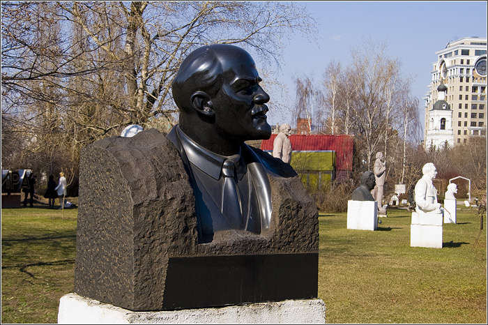 В.И. Ленин. Арт-музеон. Парк искусств в Москве. Парк скульптуры за ЦДХ