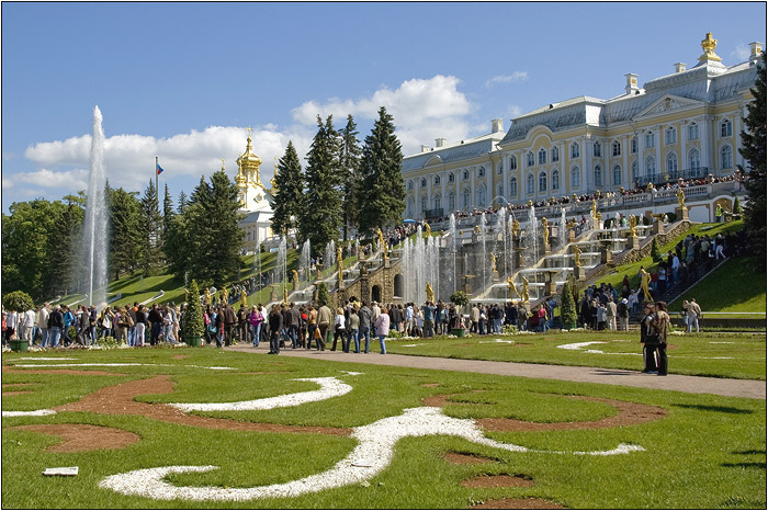 Петергоф. Петродворец. Большой каскад. Самсон. Фонтан. Посетители.