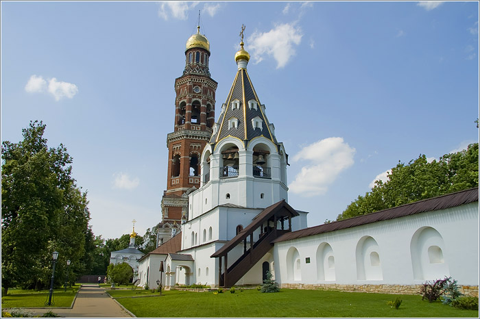 Свято-Иоанно-Богословский монастырь в Пощупово. Фото.