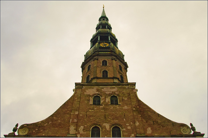 Латвия. Рига.   Фото города. Церковь святого Петра