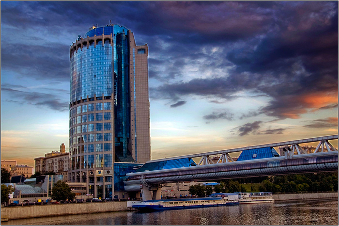 Мост Багратион и Башня 2000. Москва Сити.